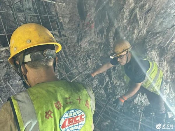 配先查 国庆假期，超2.1万青岛地铁建设运营人员坚守一线